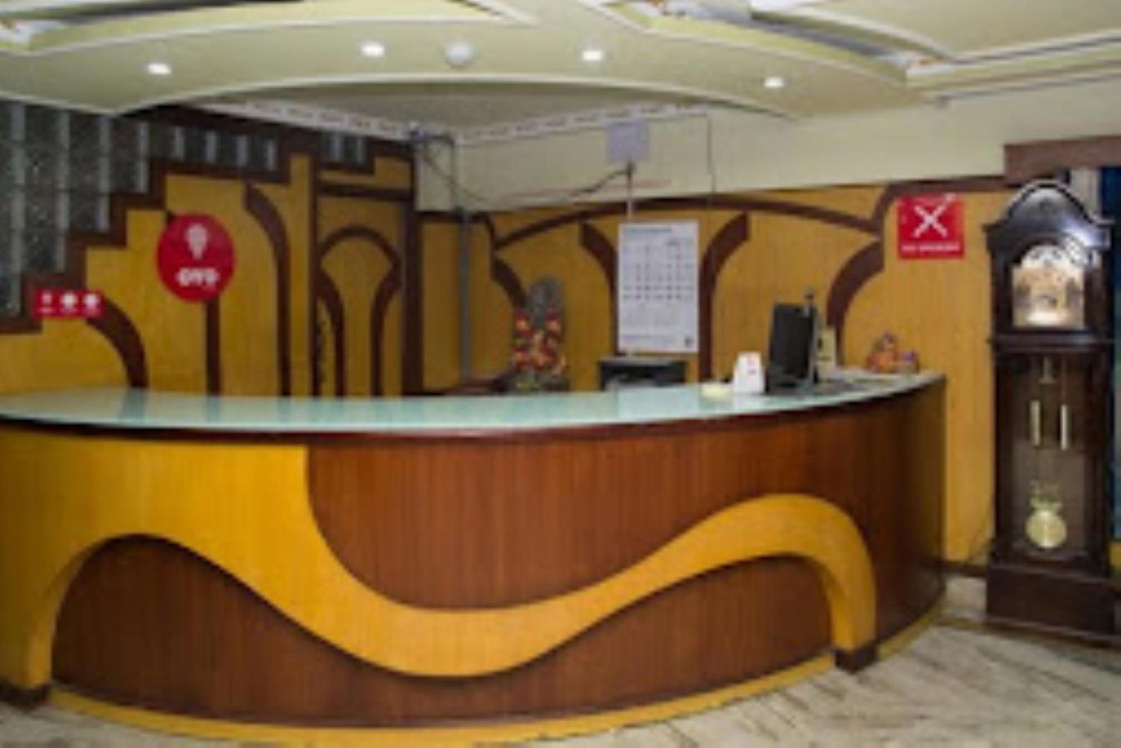 Gokul Plaza Ξενοδοχείο Μπουμπάνεσβαρ Εξωτερικό φωτογραφία