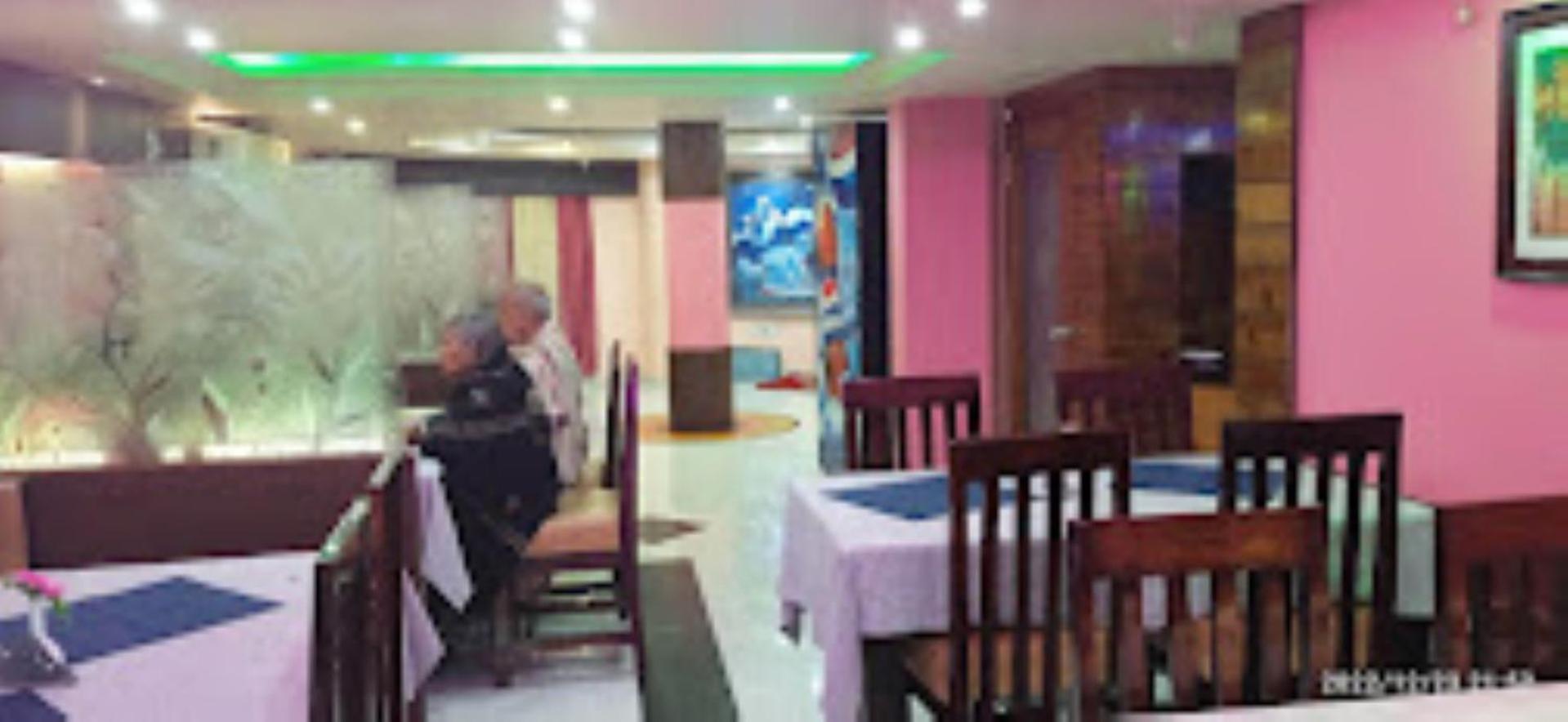 Gokul Plaza Ξενοδοχείο Μπουμπάνεσβαρ Εξωτερικό φωτογραφία