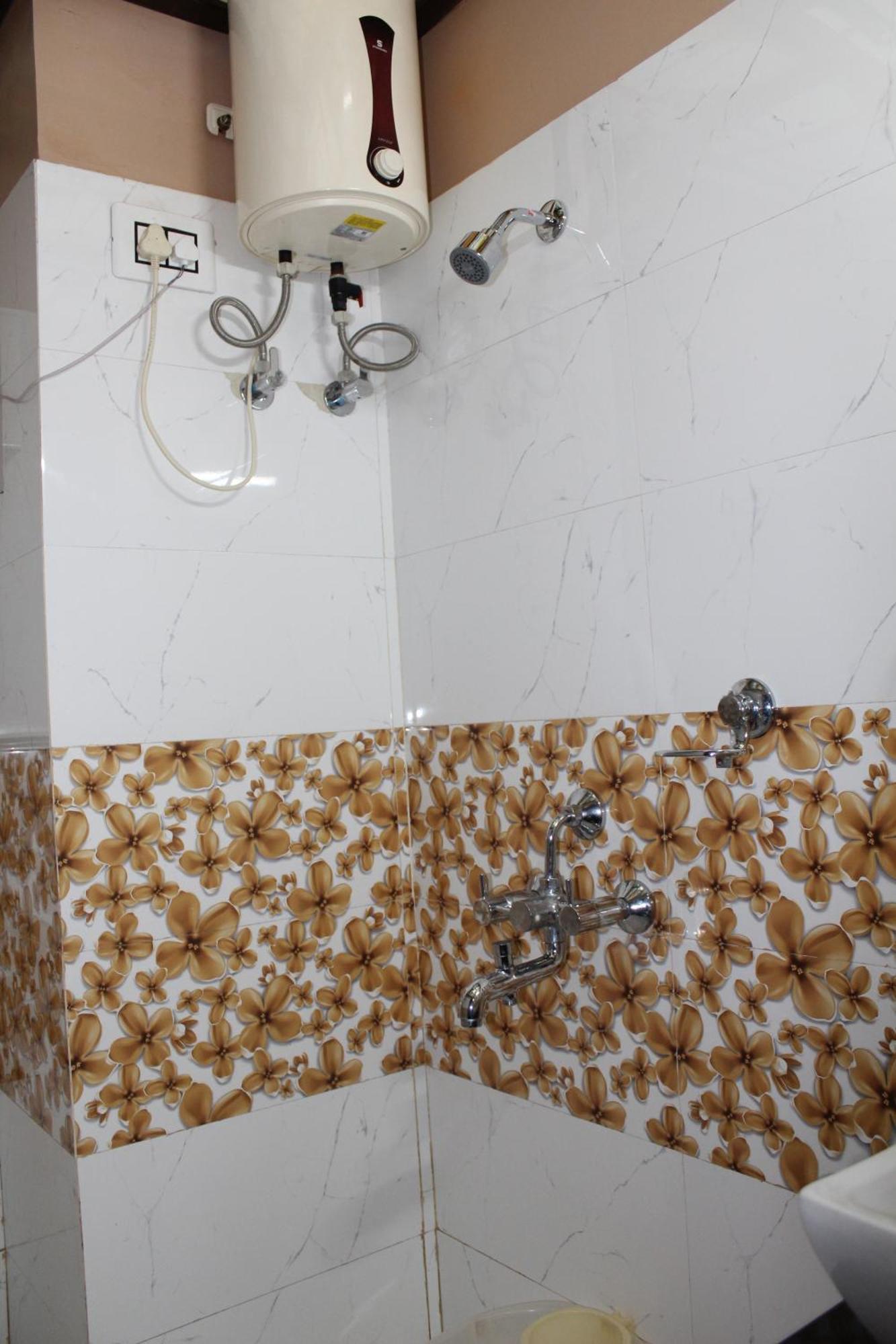 Gokul Plaza Ξενοδοχείο Μπουμπάνεσβαρ Εξωτερικό φωτογραφία