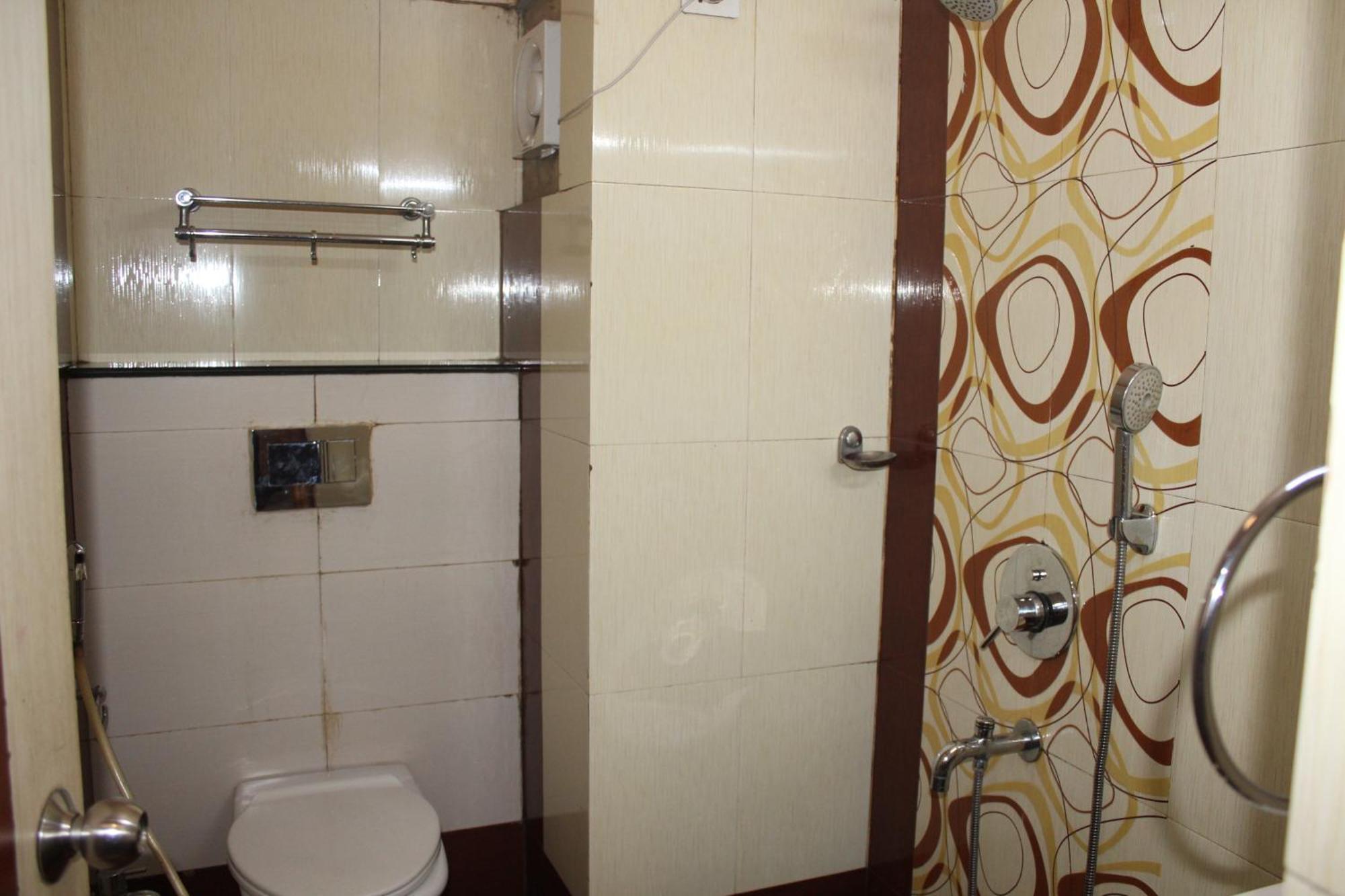 Gokul Plaza Ξενοδοχείο Μπουμπάνεσβαρ Εξωτερικό φωτογραφία